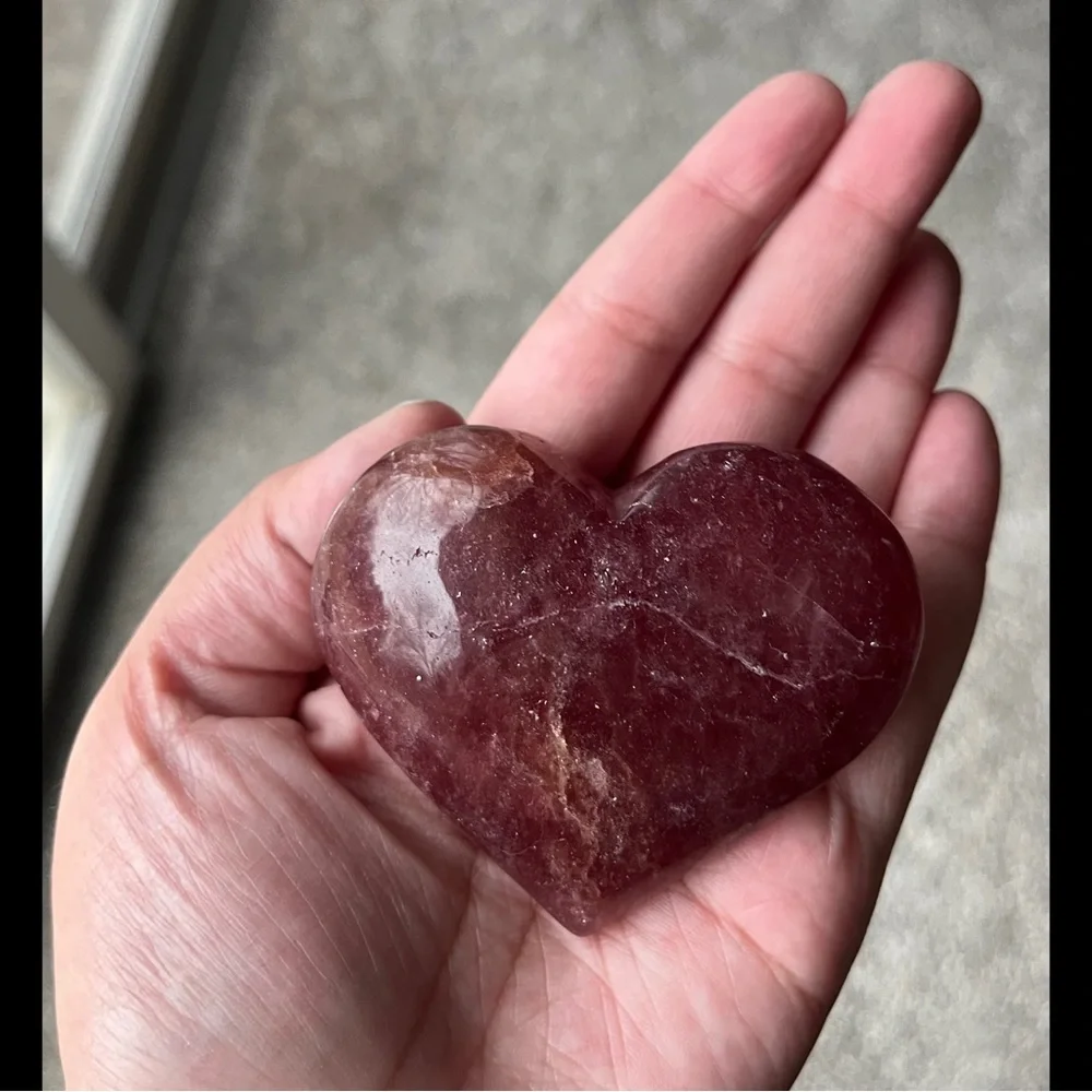 Tanzberry Quartz Polished Heart Carving - Picture 3 of 6